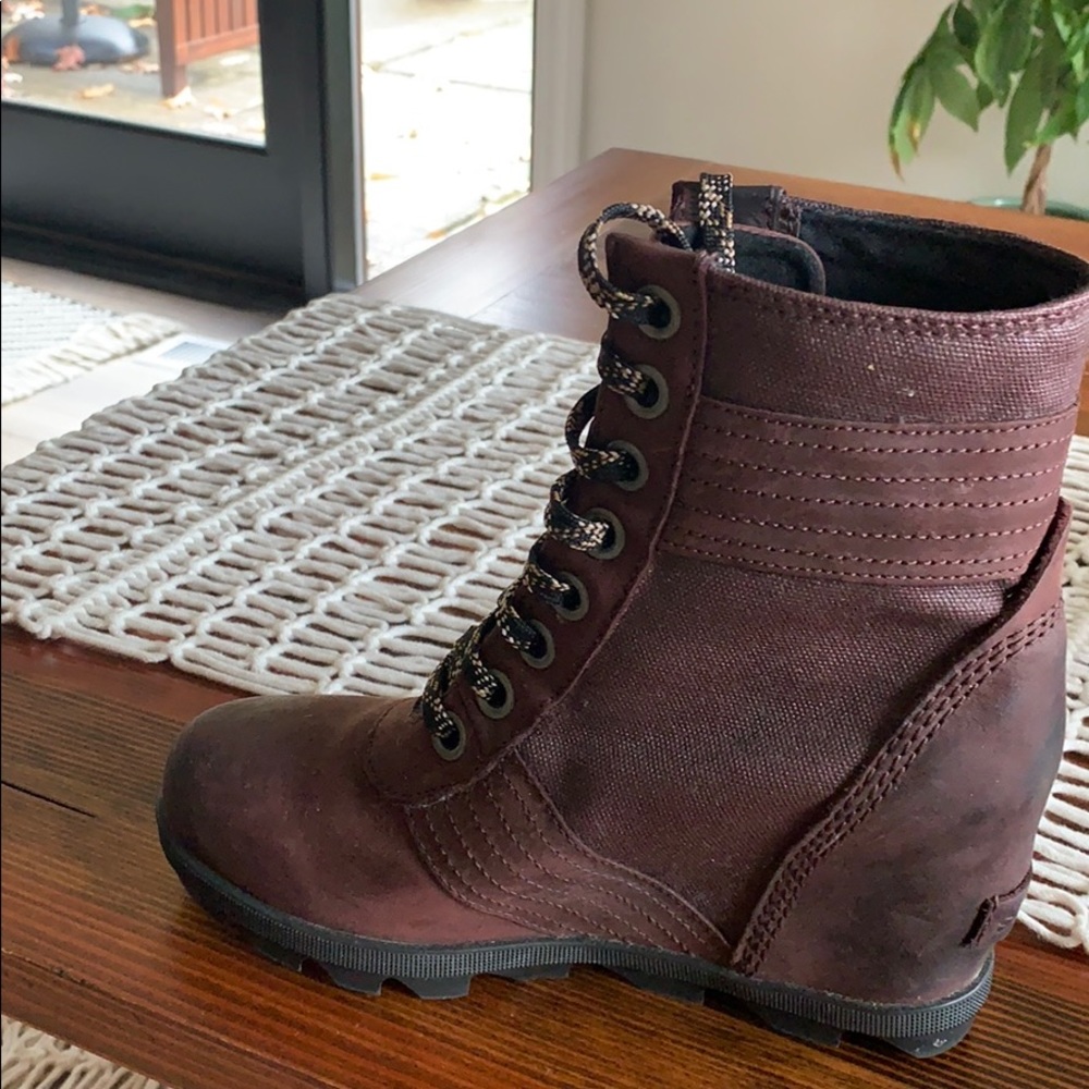 Women’s Sorel Lexie wedge boots.